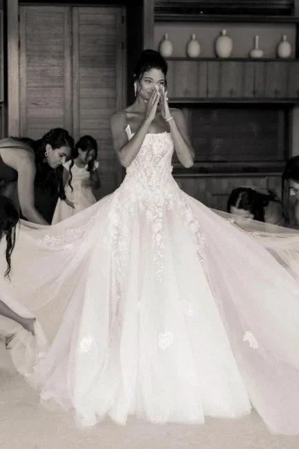 Elegant Designer Appliques A-line Wedding Dresses With Lace (ZD14706) - VelvetHem