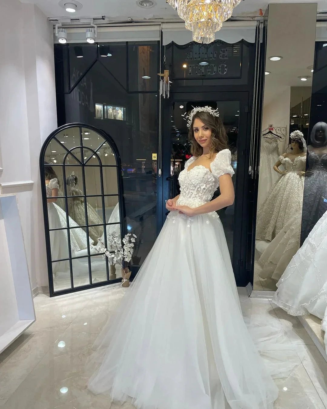 Elegant Floor Length Sweetheart Short Sleeves A-Line Tulle Wedding Dress (ZD14804)