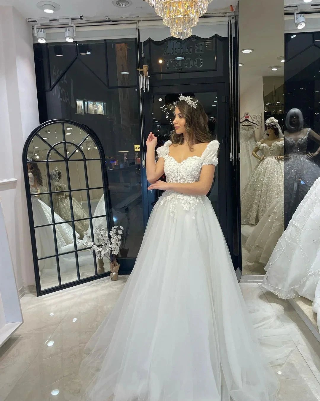 Elegant Floor Length Sweetheart Short Sleeves A-Line Tulle Wedding Dress (ZD14804)
