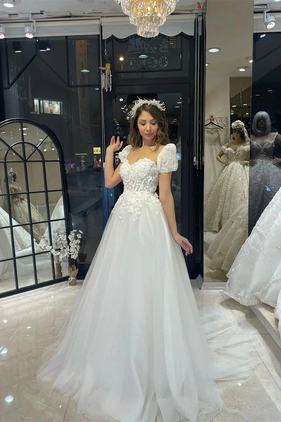 Elegant Floor Length Sweetheart Short Sleeves A-Line Tulle Wedding Dress (ZD14804)