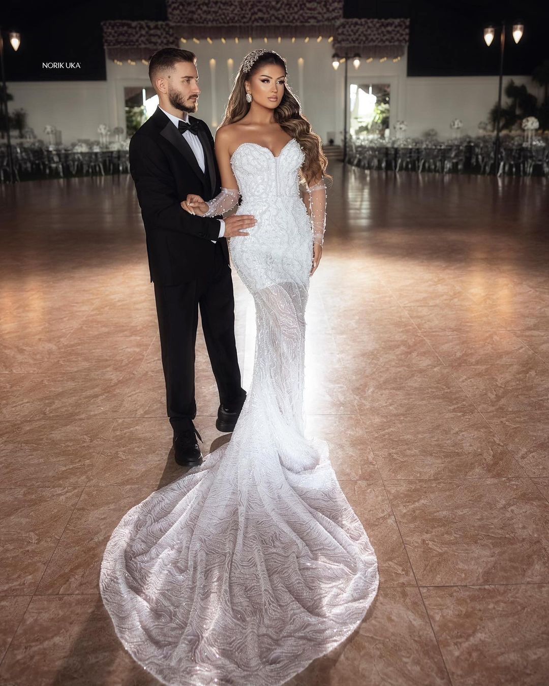 Refined Floor-Length Sweetheart Sleeveless Mermaid Lace Wedding Dress with Beaded Accents (ZD17414)