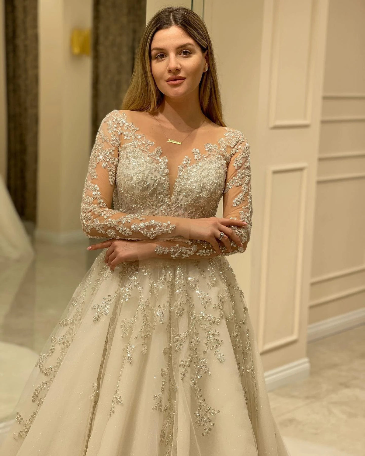 Elegant Long A-line Sweetheart Lace Appliques Wedding Dress with Sleeves (ZD14357)
