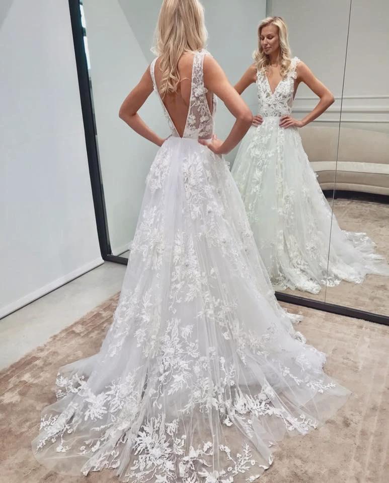 Elegant Long A-line V-neck Backless Tulle Lace Wedding Dress (ZD15147)