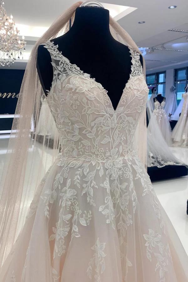 Elegant Long A-line V-neck Tulle Sleeveless Wedding Dresses with Lace (ZD15640)