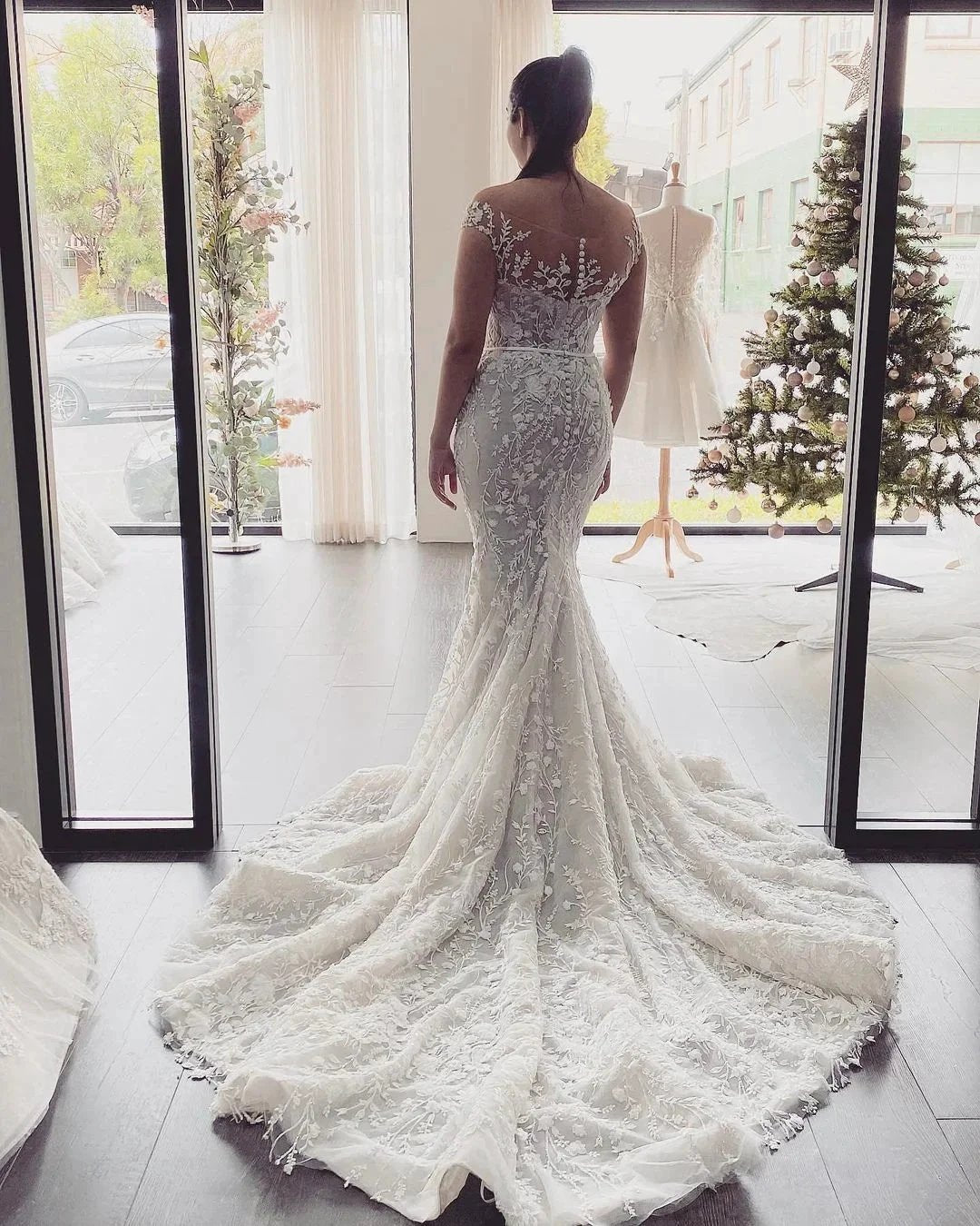 Elegant Long Mermaid Off-the-Shoulder Appliques Lace Backless Wedding Dress (ZD15049)