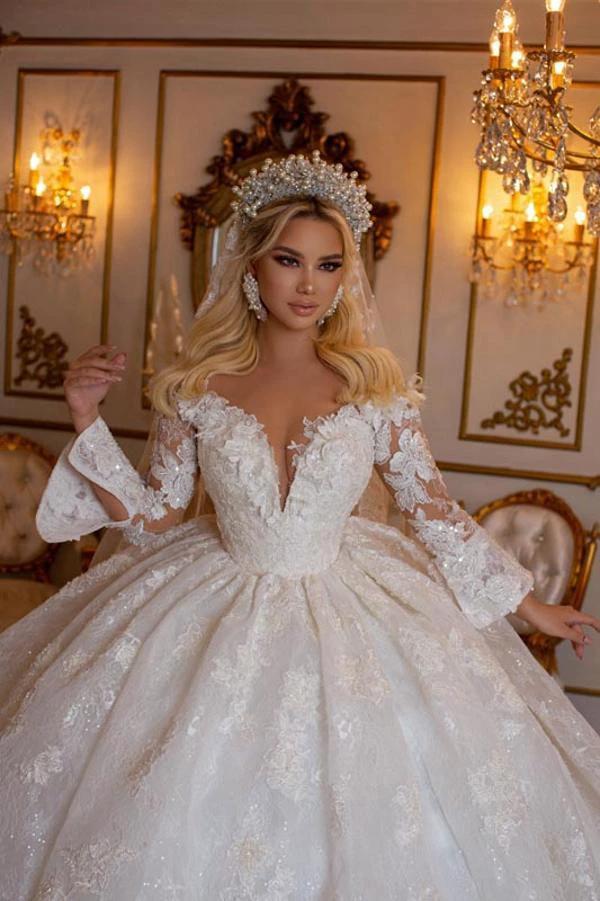 Elegant Long Sleeves Ball Gown V-Neck Sweetheart Wedding Dress with Appliques Lace (ZD16752)