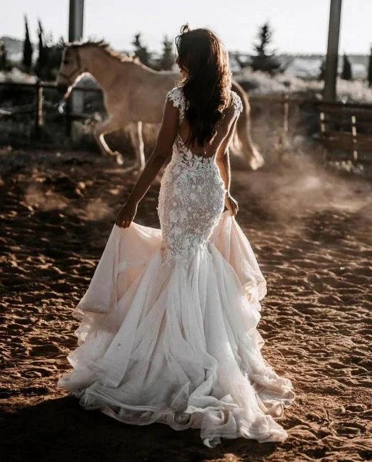 Elegant V-neck Sleeveless Mermaid Wedding Dresses with Lace (ZD16404)