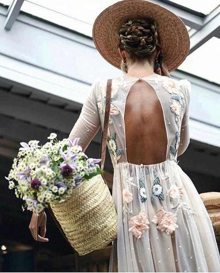 Embroidery A-line Chic Open Back Long Sleeve Sparkly Prom Dress (ZD16301)