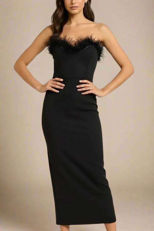 Woman wearing a figure flattering  Erin Bodycon Maxi Dress - Classic Black BODYCON COLLECTION