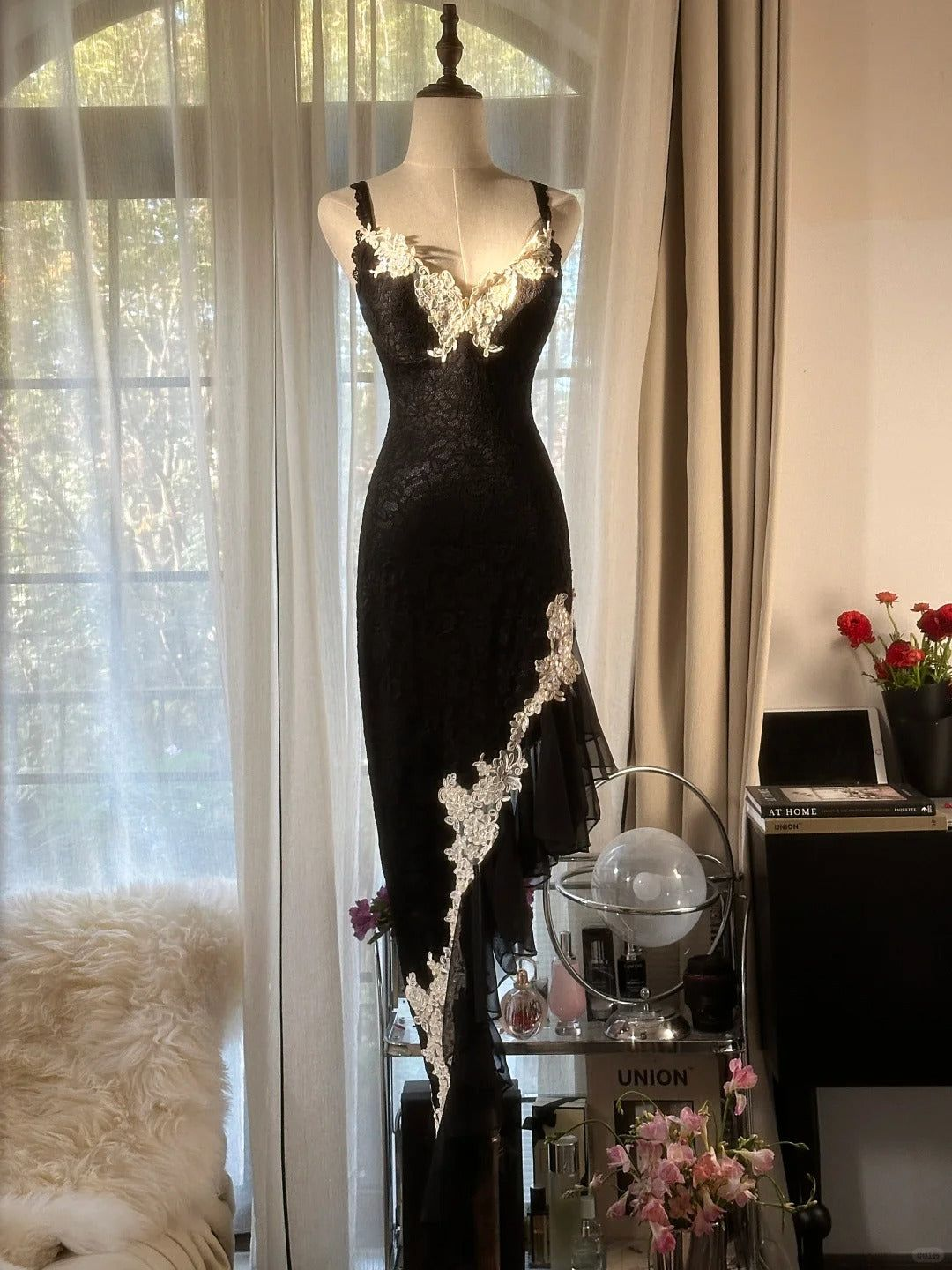 Black Lace Vintage Evening Dresses Ruffle Long Party Gowns