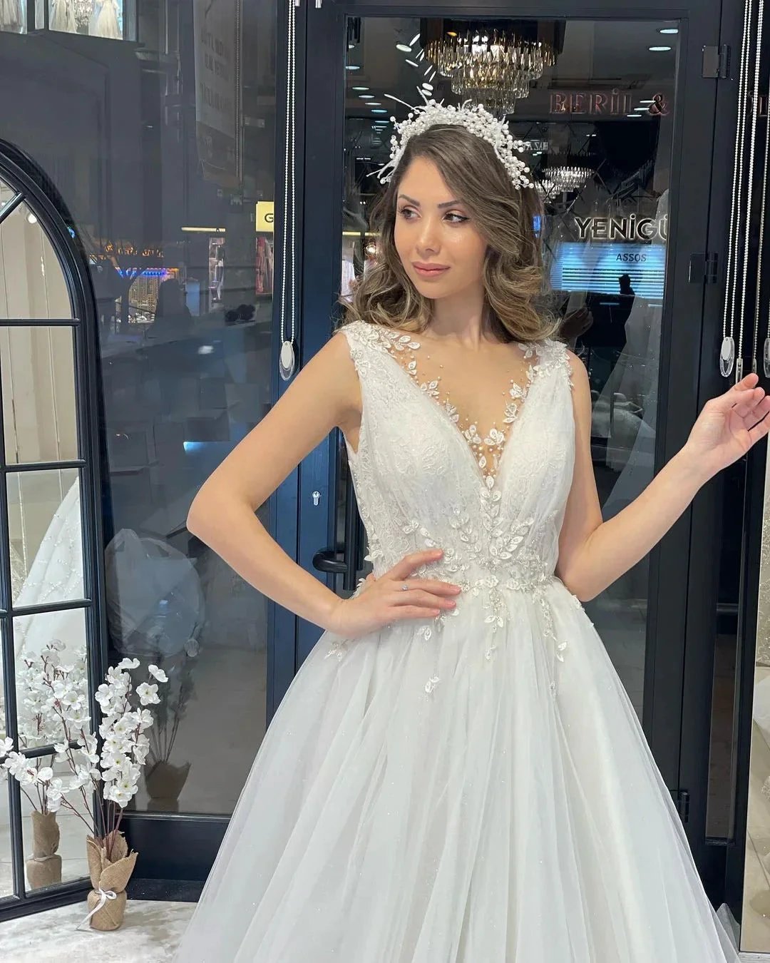 Fabulous Floor Length V-Neck Sleeveless A-Line Tulle Wedding Dress (ZD14797)