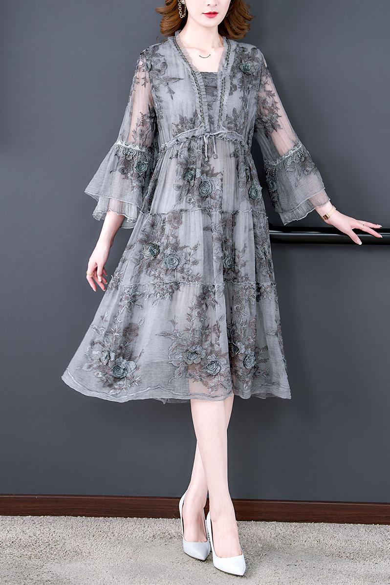 Beautifully Crafted Dress in a Classic Style