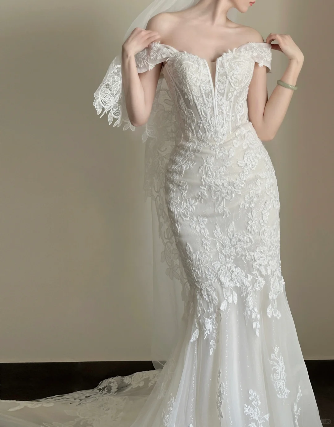 Luxury Women's Elegant Wedding Dresses Lace Side Split Sexy Princess Bridal Gown - View 5 | FashionDia