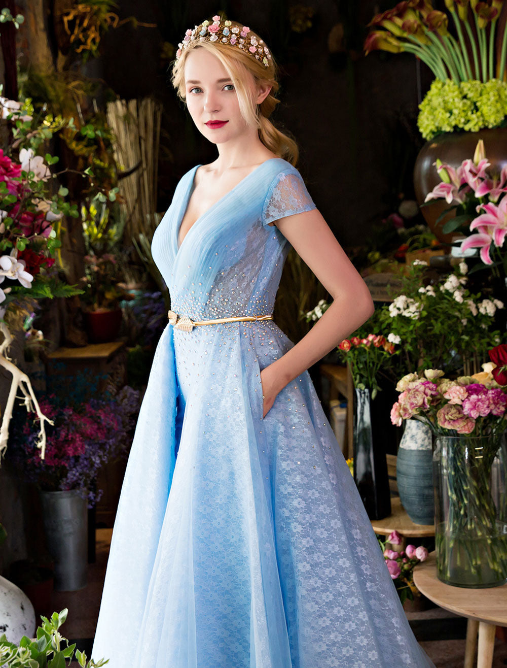 Glamorous Long Evening Dresses Luxury V-Neck Rhinestones Beading Cap Sleeve Pleated Lace Tulle Baby Blue Formal Evening Dresses