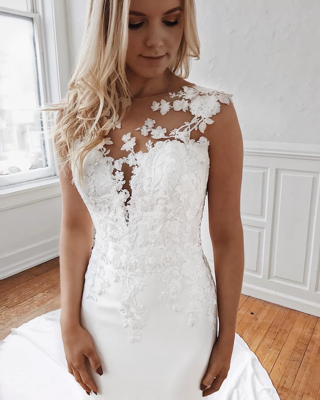 Glamorous Long Mermaid Lace Appliques Wedding Dresses (ZD14338)