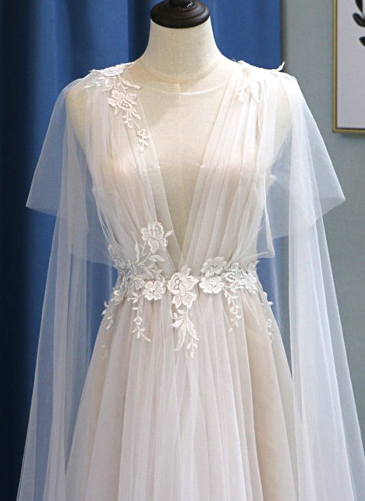 Glamorous White Tulle V-Neck Beach Wedding Dress A Line Flower Bridal Gowns On Sale (ZD17435)