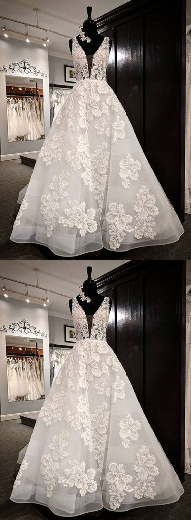 Glamorous White Tulle V-Neck Flower Long Wedding Dress Lace Applique Bridal Gowns On Sale (ZD17433)