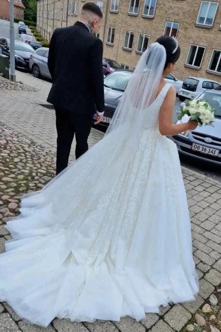 Gorgeous A-line Sleeveless Wedding Dresses With Lace (ZD14618)