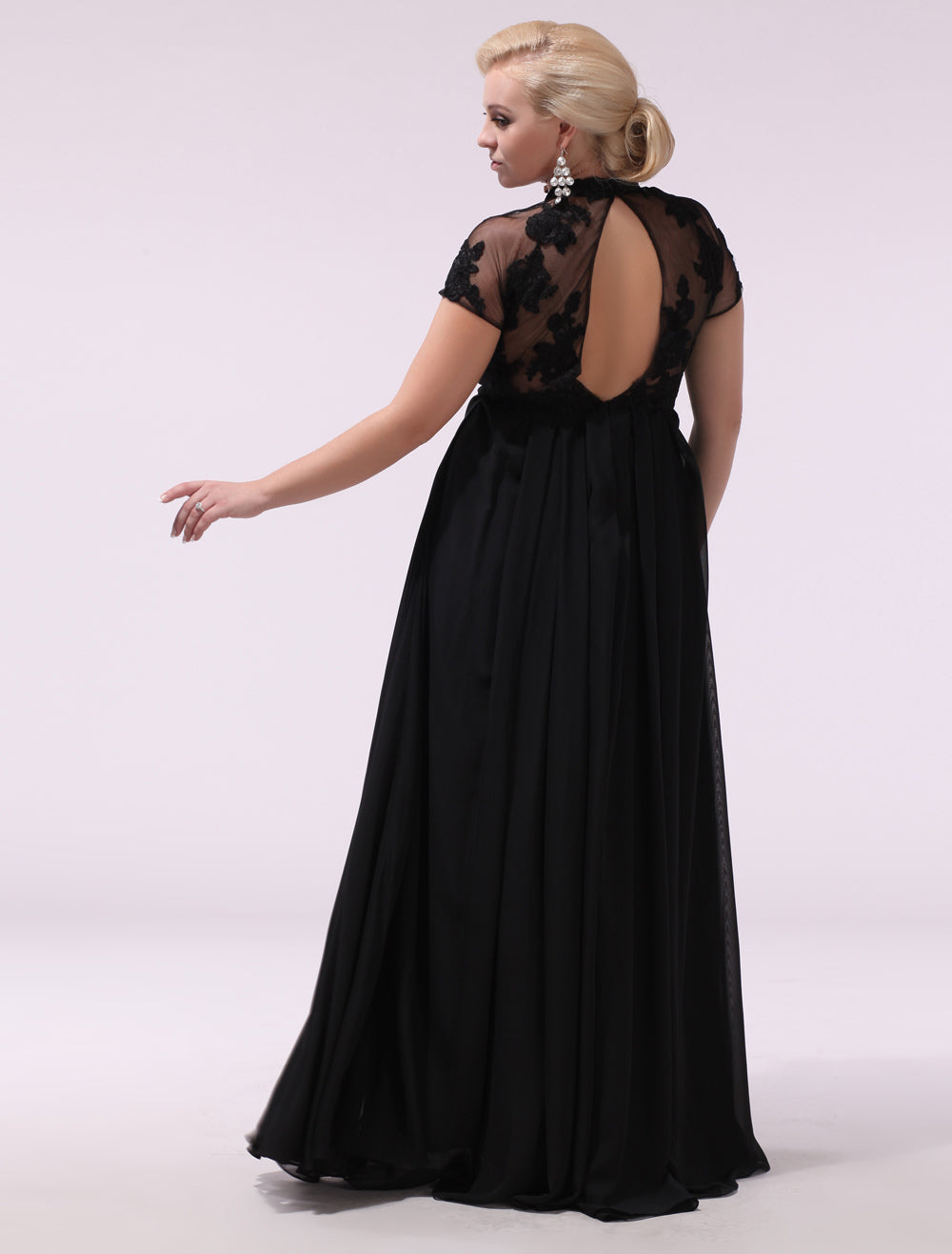 Gorgeous Black Evening Dresses Plus Size Evening Dress Chiffon Lace Applique Illusion Short Sleeves Floor-Length Wedding Guest Dress