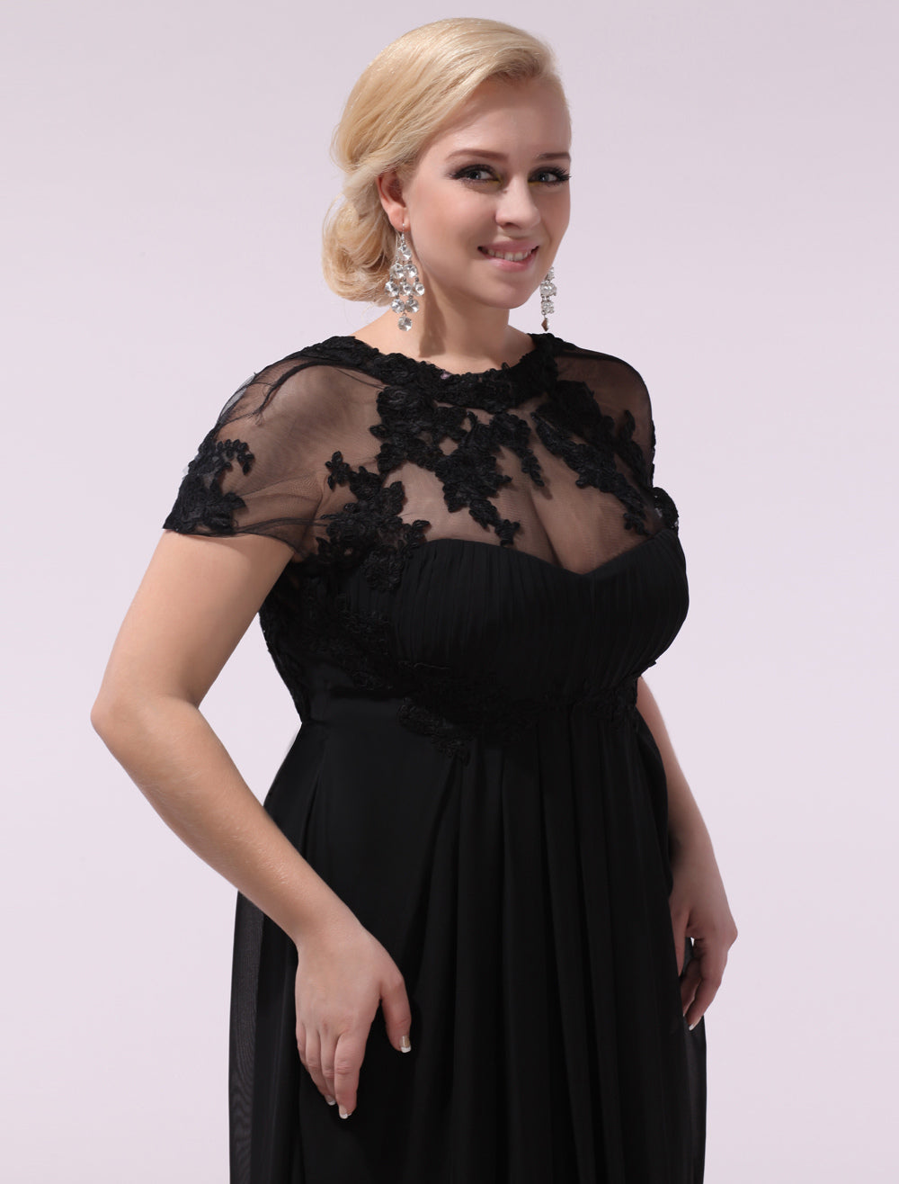 Gorgeous Black Evening Dresses Plus Size Evening Dress Chiffon Lace Applique Illusion Short Sleeves Floor-Length Wedding Guest Dress