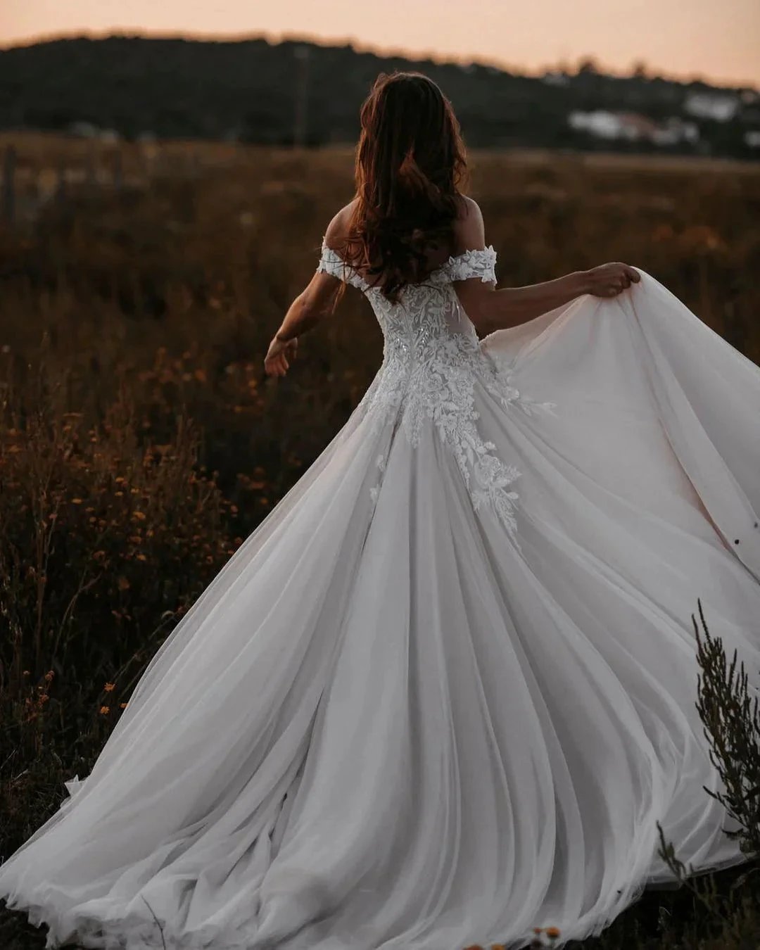 Gorgeous Long A-line Off-the-shoulder Tulle Wedding Dress with Appliques Lace (ZD15202)