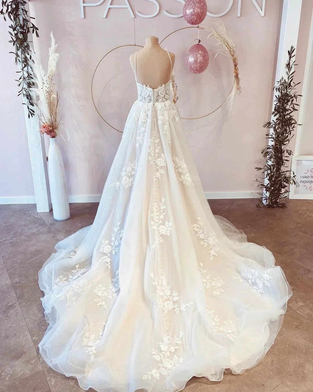 Gorgeous Long A-line V-neck Spaghetti Straps Tulle Backless Wedding Dress (ZD14456)