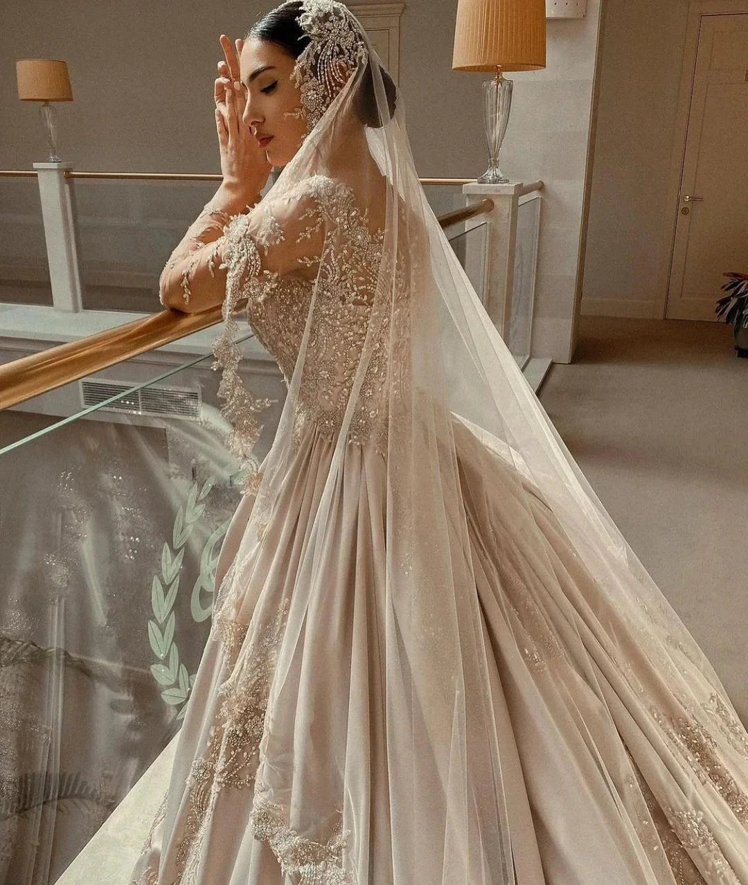 Gorgeous Long Princess Sweetheart Beading Pearl Satin Wedding Dress with Sleeves (ZD15051)