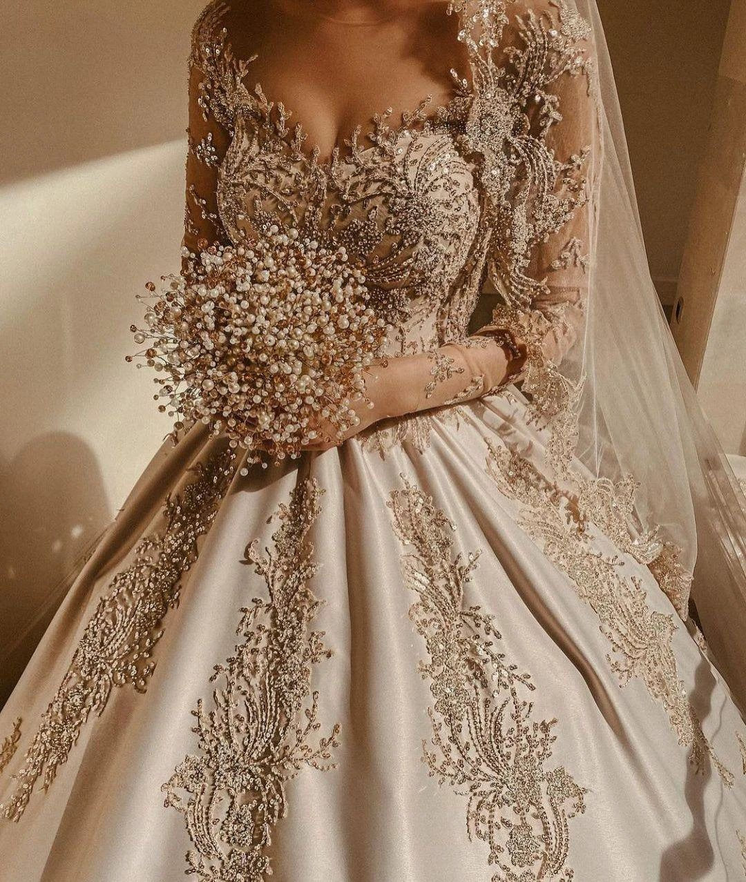 Gorgeous Long Princess Sweetheart Beading Pearl Satin Wedding Dress with Sleeves (ZD15051)