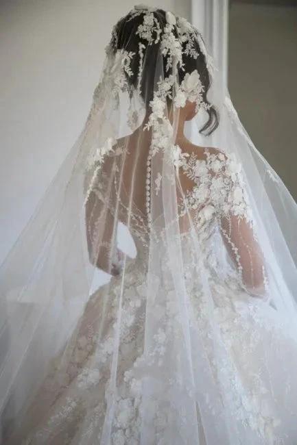 Gorgeous Long Sleeves Soft Floral Lace Bridal Gown V-Neck Wedding Dress (ZD14761)