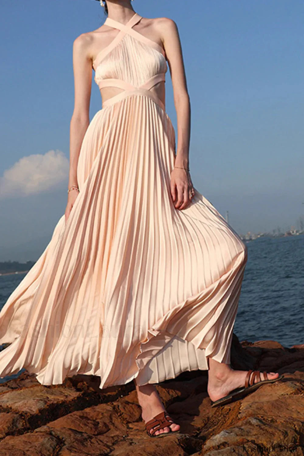Modern Dress Inspired by Contemporary Streetwear Fashion 7