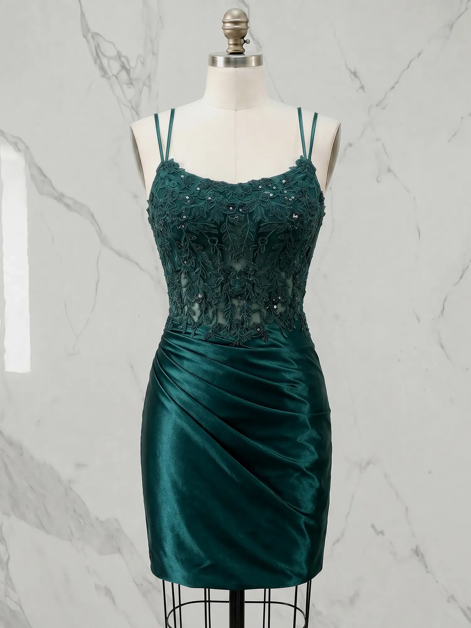 V-Neck Emerald Satin Side-Ruched Mini Homecoming Dresses with Lace Bodice