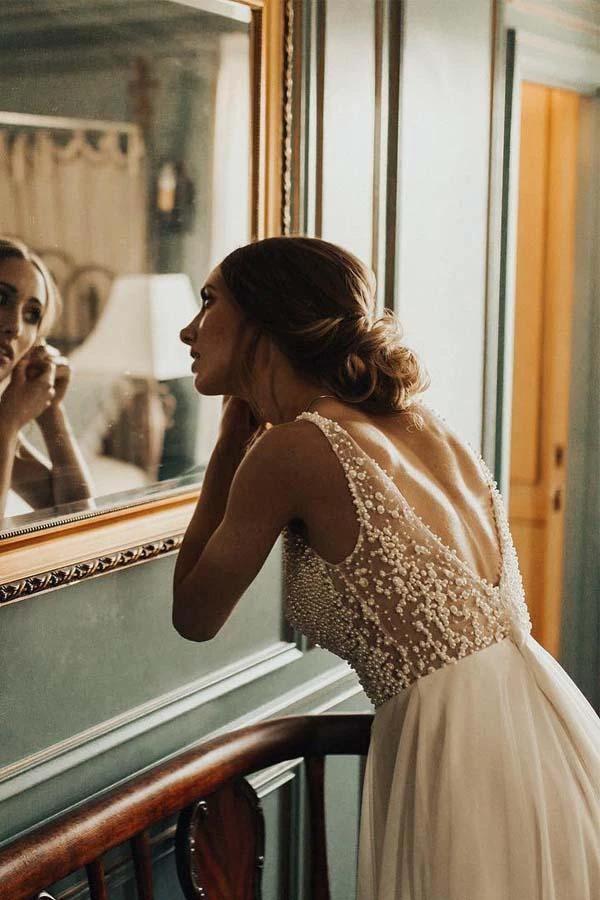 Ivory Beach Wedding Dresses See Through Pearl Beaded Wedding Dress (ZD15400)