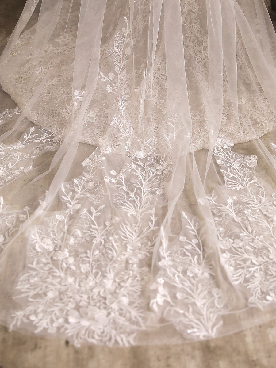 Ivory One-Tier Tulle Lace Applique Edge Waterfall Long Wedding Veil
