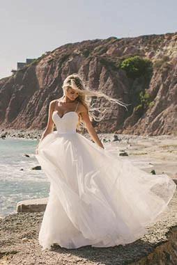 Ivory Tulle Destination Sweetheart Spaghetti Strap  Wedding Dress (ZD16056)