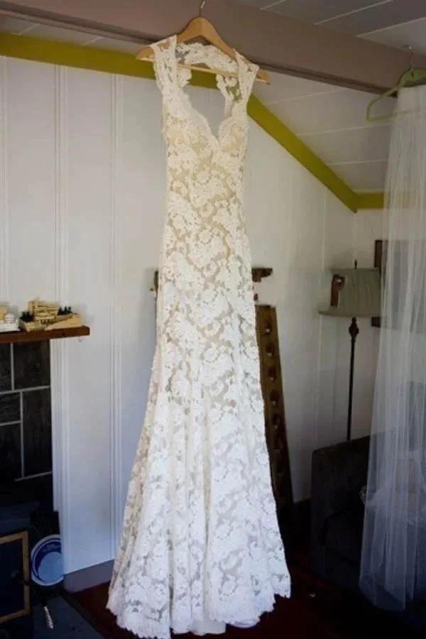 Keyhole Back Floor-Length Sheath Lace Wedding Dress (ZD16307)