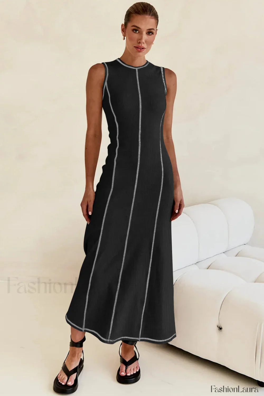 Knit Sleeveless A Relaxed Dress for Layered Outfit Styling