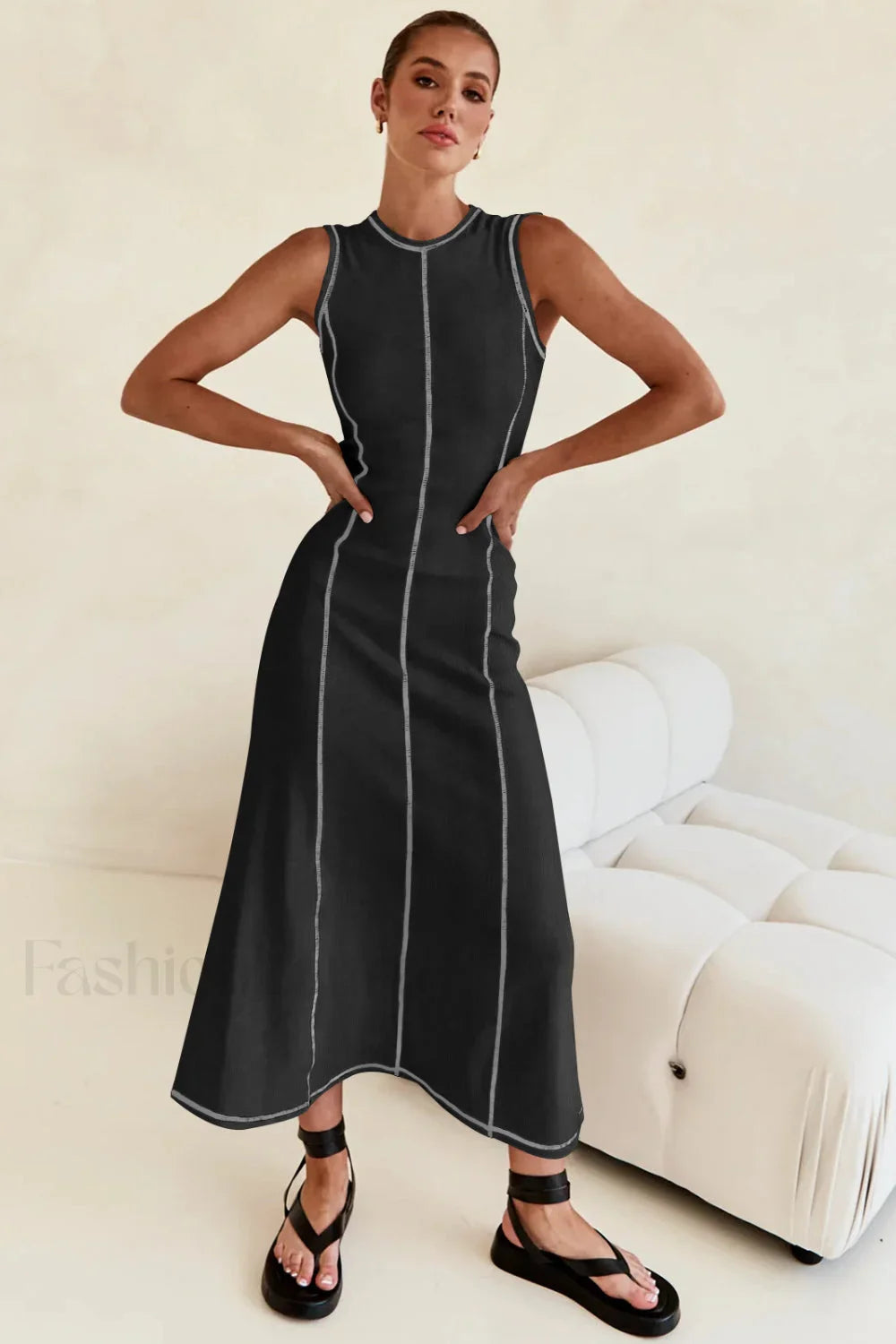 Knit Sleeveless A Relaxed Dress for Layered Outfit Styling