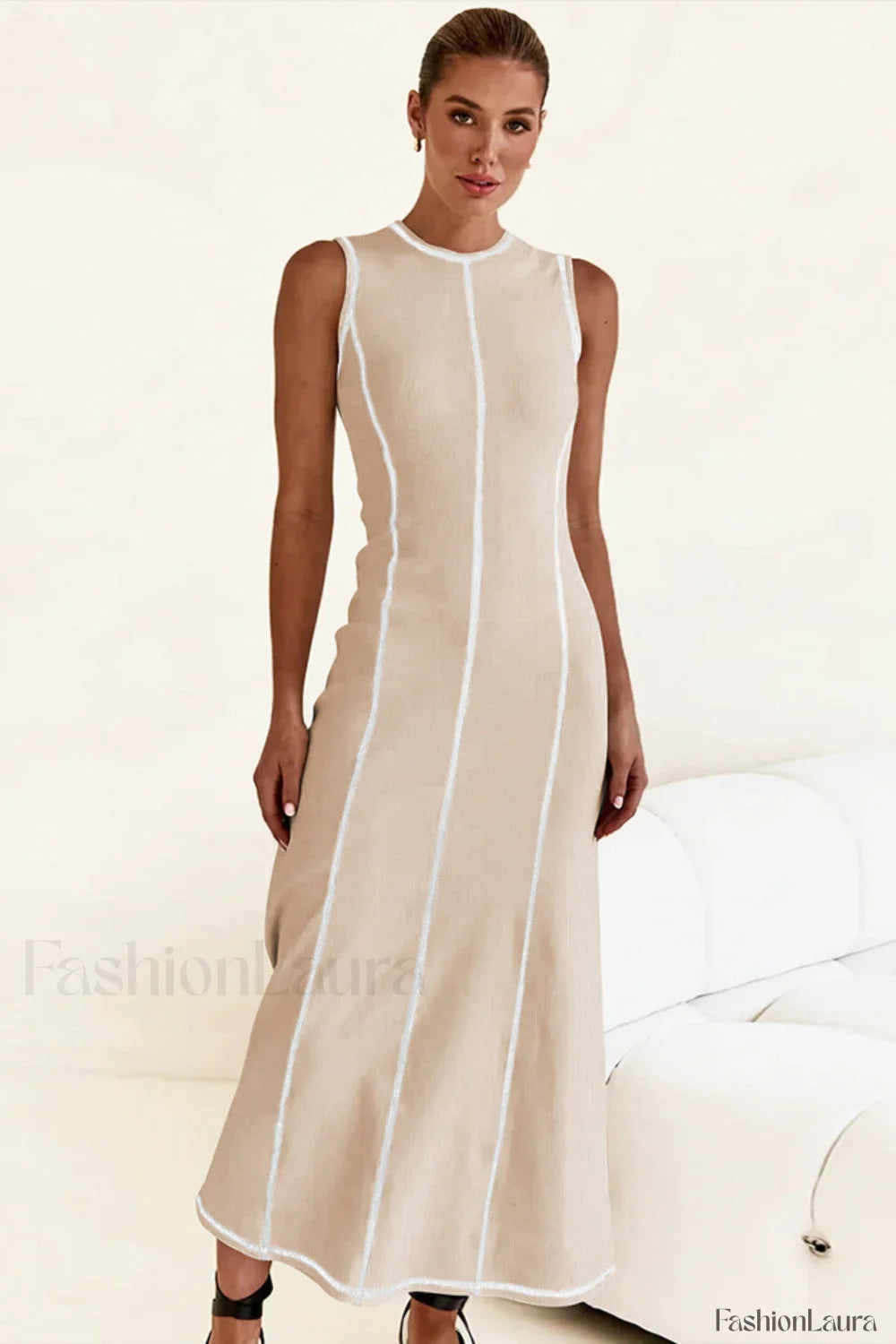 Knit Sleeveless A Relaxed Dress for Layered Outfit Styling