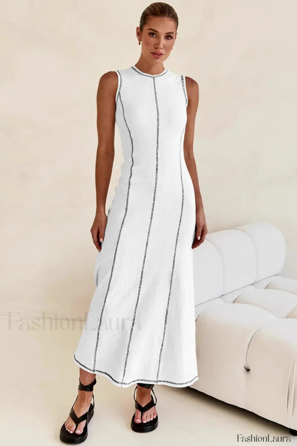 Knit Sleeveless A Relaxed Dress for Layered Outfit Styling