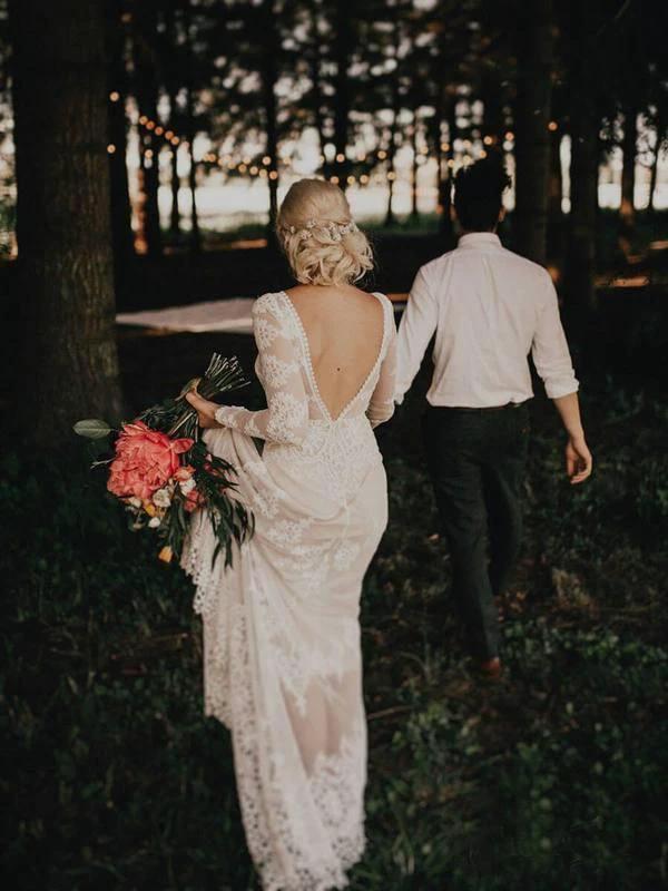 Lace Long Sleeve Backless Boho Wedding Gowns Rustic Wedding Dress (ZD15276)