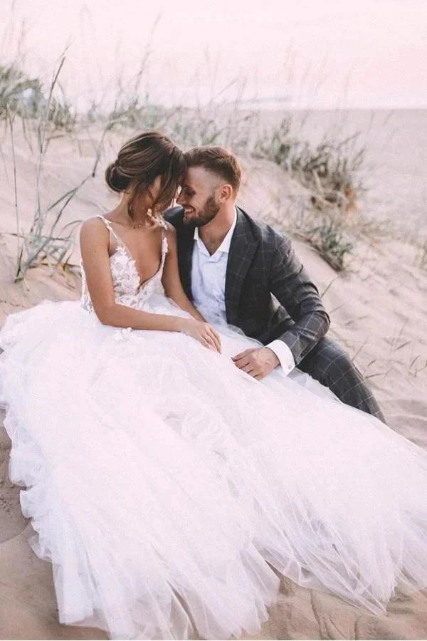 Layered Tulle Skirt Lace V Neck  Outdoor Wedding Dresses Bridal Gown (ZD16340)