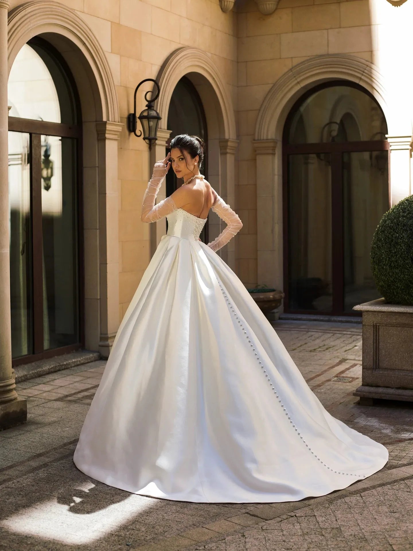 White A-Line Wedding Dresses Strapless Pearls Backless Satin Bridal Dress Formal Wedding Ball Prom Gowns Customized
