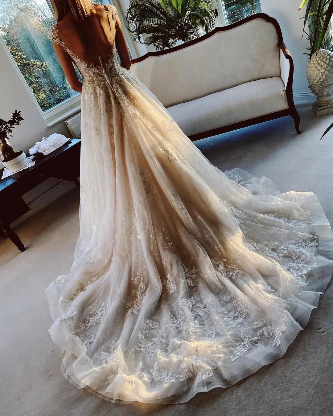 Long A-line Appliques Lace Backless Church Train Wedding Dress (ZD15093)