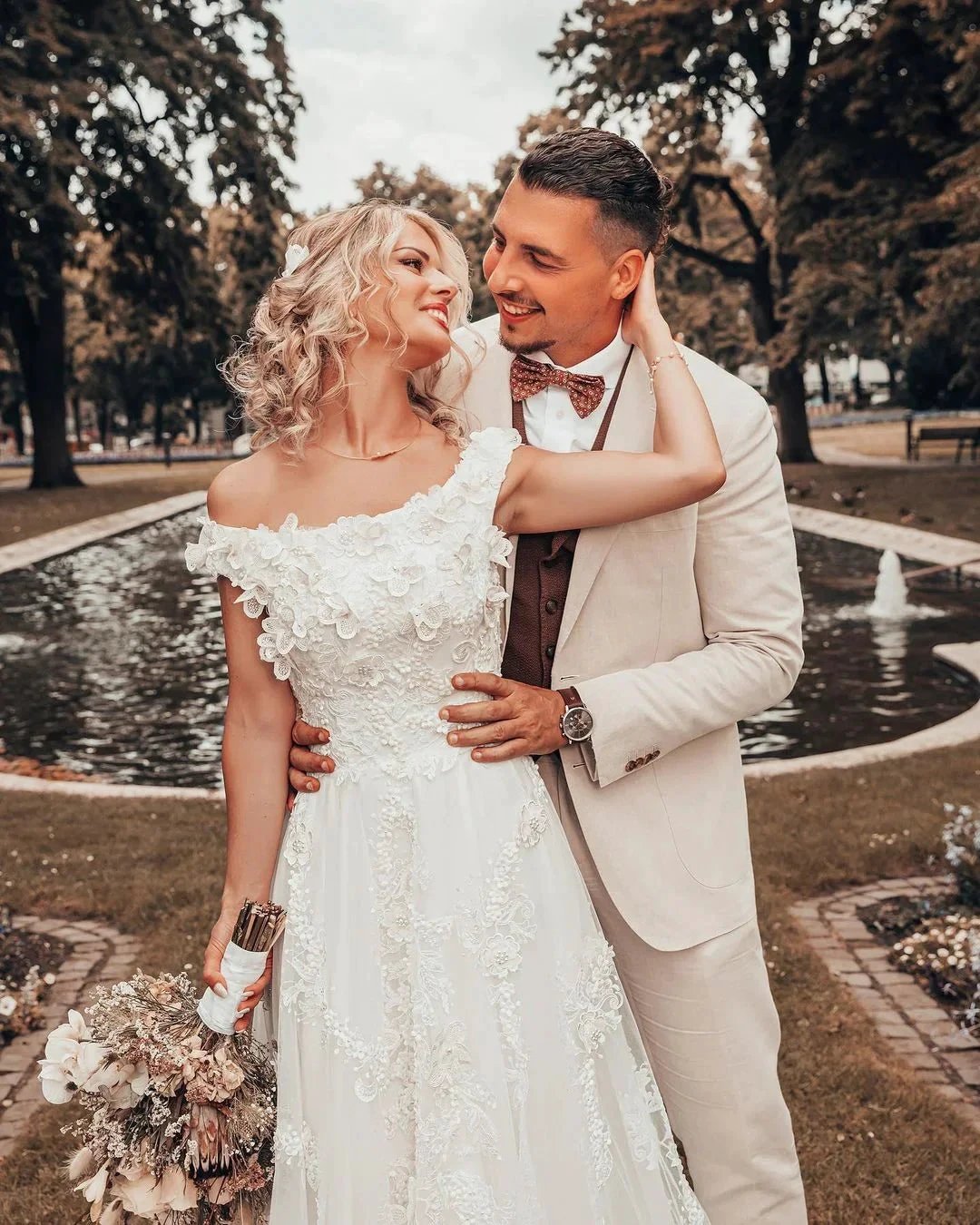Long A-line Off-the-shoulder 3D Flroal Wedding Dress with Lace Appliques (ZD15046)