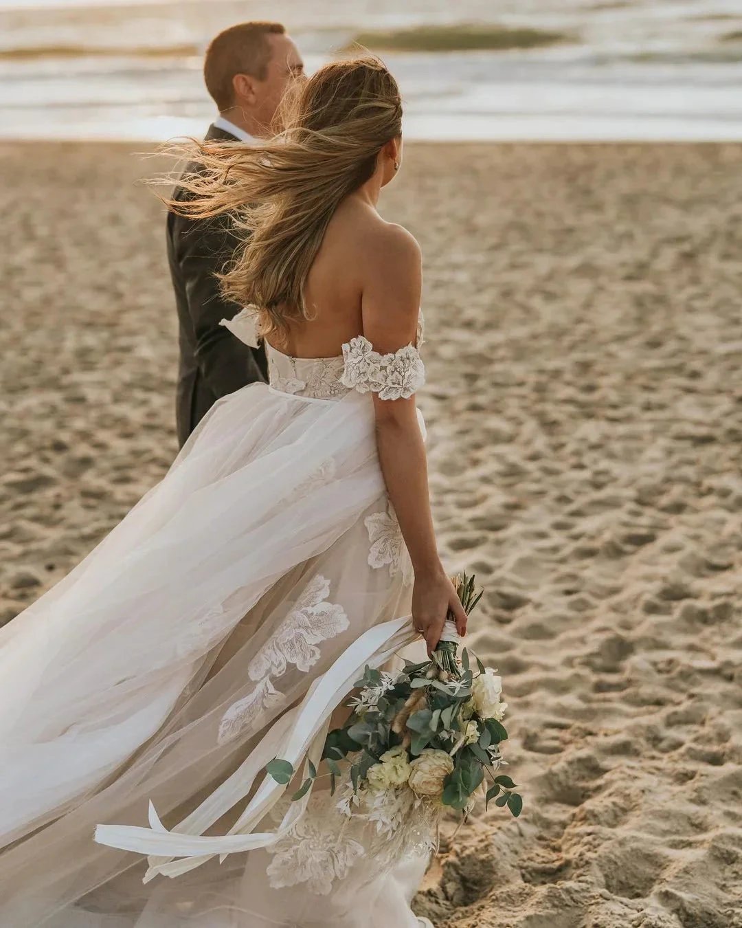 Long A-Line Off-the-Shoulder Backless Appliques Lace Tulle Wedding Dress (ZD14286)