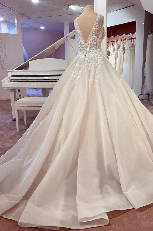 Long A-Line Sweetheart Appliques Lace Backless Wedding Dress (ZD15220)