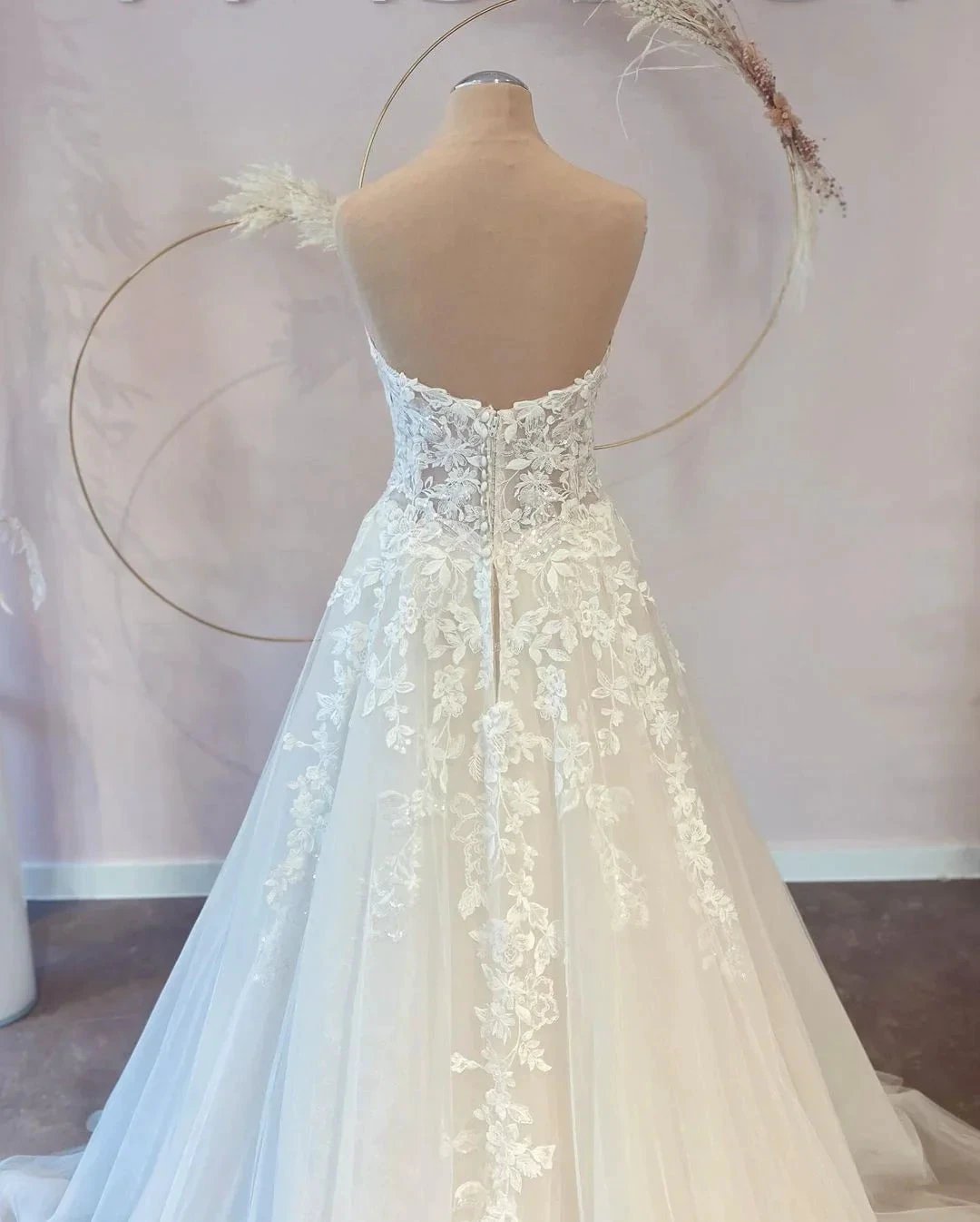 Long A-line Sweetheart Tulle Wedding Dress with Lace (ZD14419)