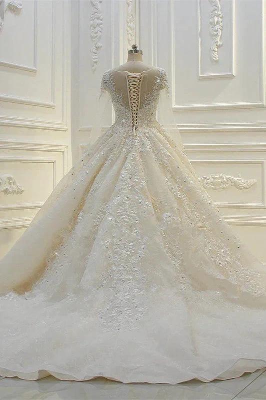 Long Ball Gown Beading Bateau Appliques Lace Wedding Dress with Sleeves (ZD15184)
