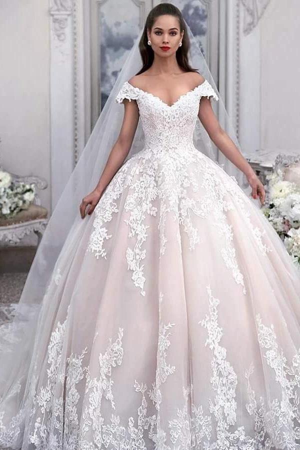 Long Ball Gown Off the Shoulder Tulle Wedding Dress with Appliques Lace (ZD15845)