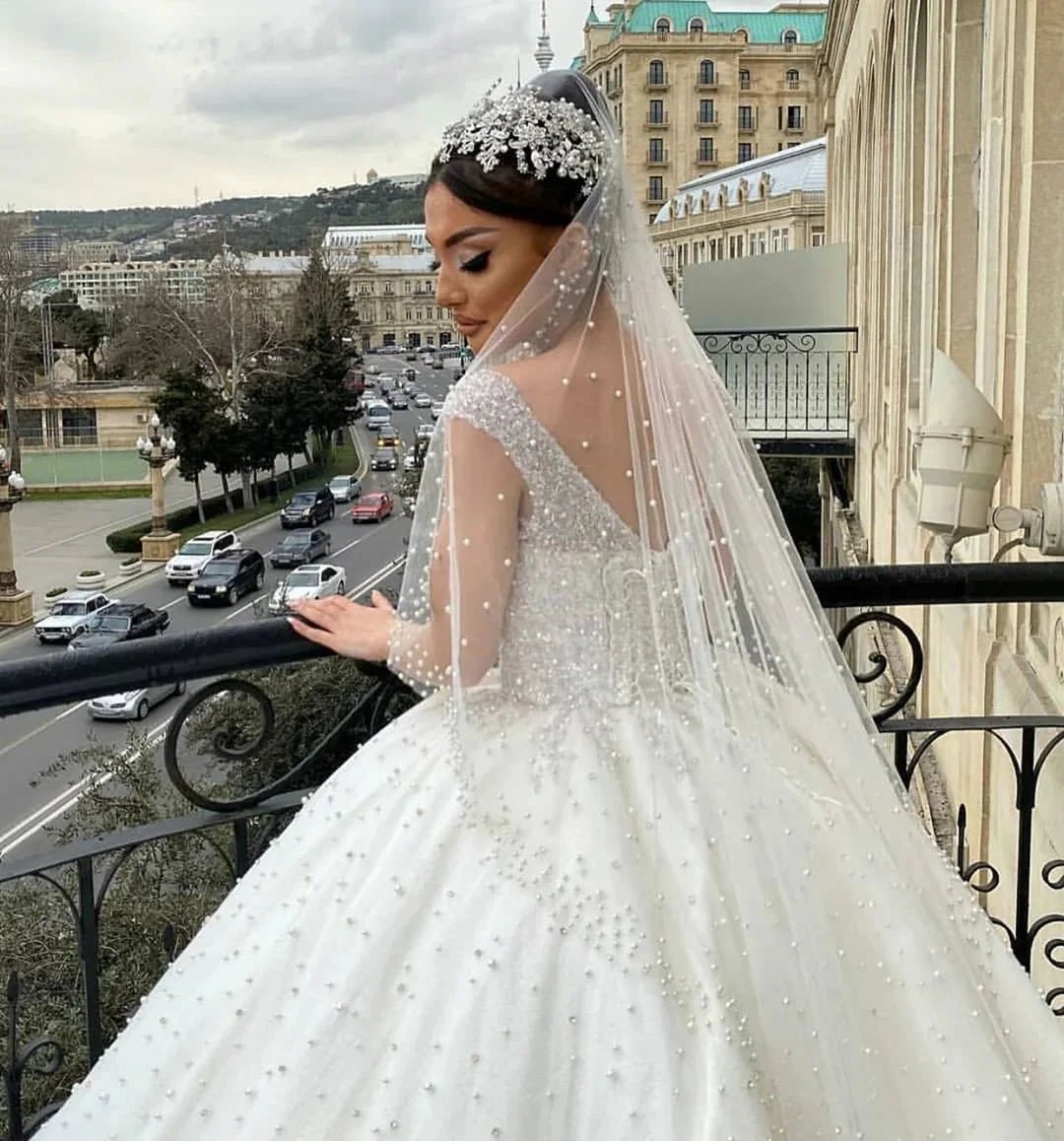 Long Ball Gown Sweetheart Off-the-Shoulder Backless Pearl Beading Ruffles Tulle Wedding Dress (ZD15110)